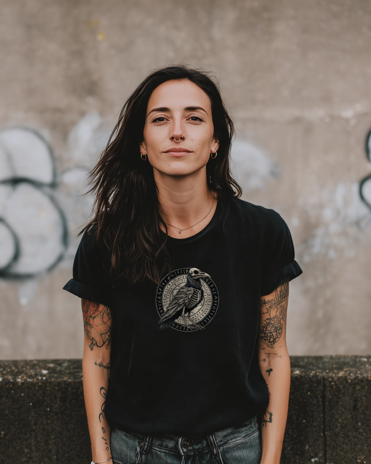 Raven Sigil T-Shirt schwarz, getragen
